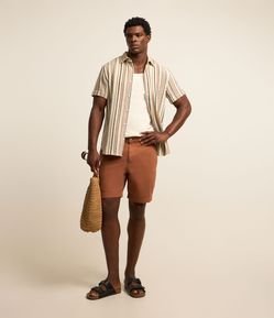 Bermuda de Alfaiataria em Viscolinho com Bolsos