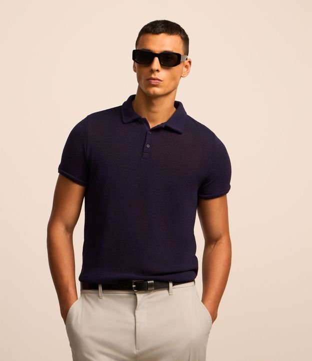 Camiseta Polo em Tricô Buclé com Textura