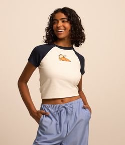 Blusa Baby Tee em Algodão com Cava Raglan e Estampa Garfield