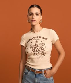 Blusa T-shirt em Ribana com Estampa Cowgirls do it Better