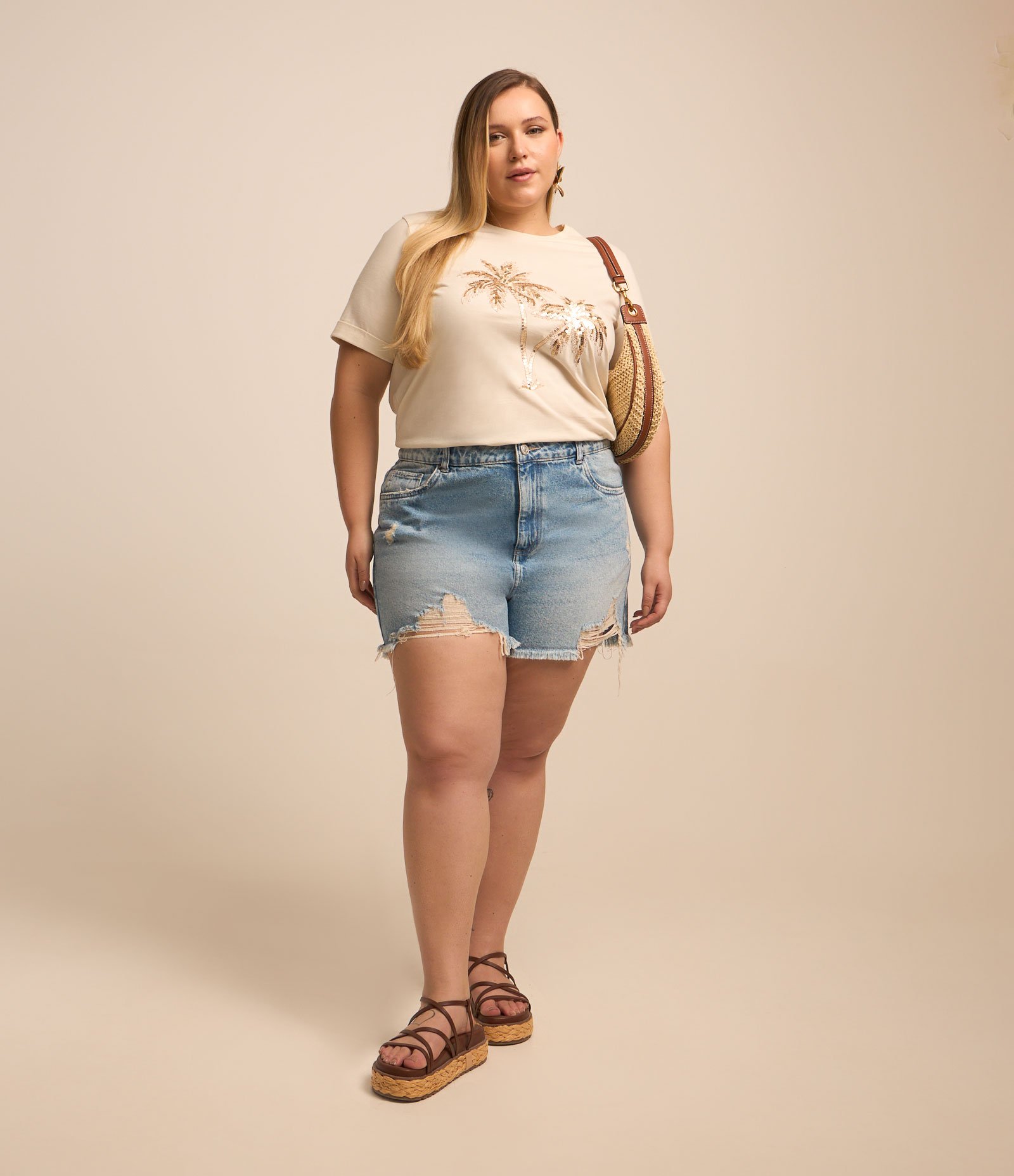 Short Boyfriend em Jeans com Puídos Curve & Plus Size Azul 1