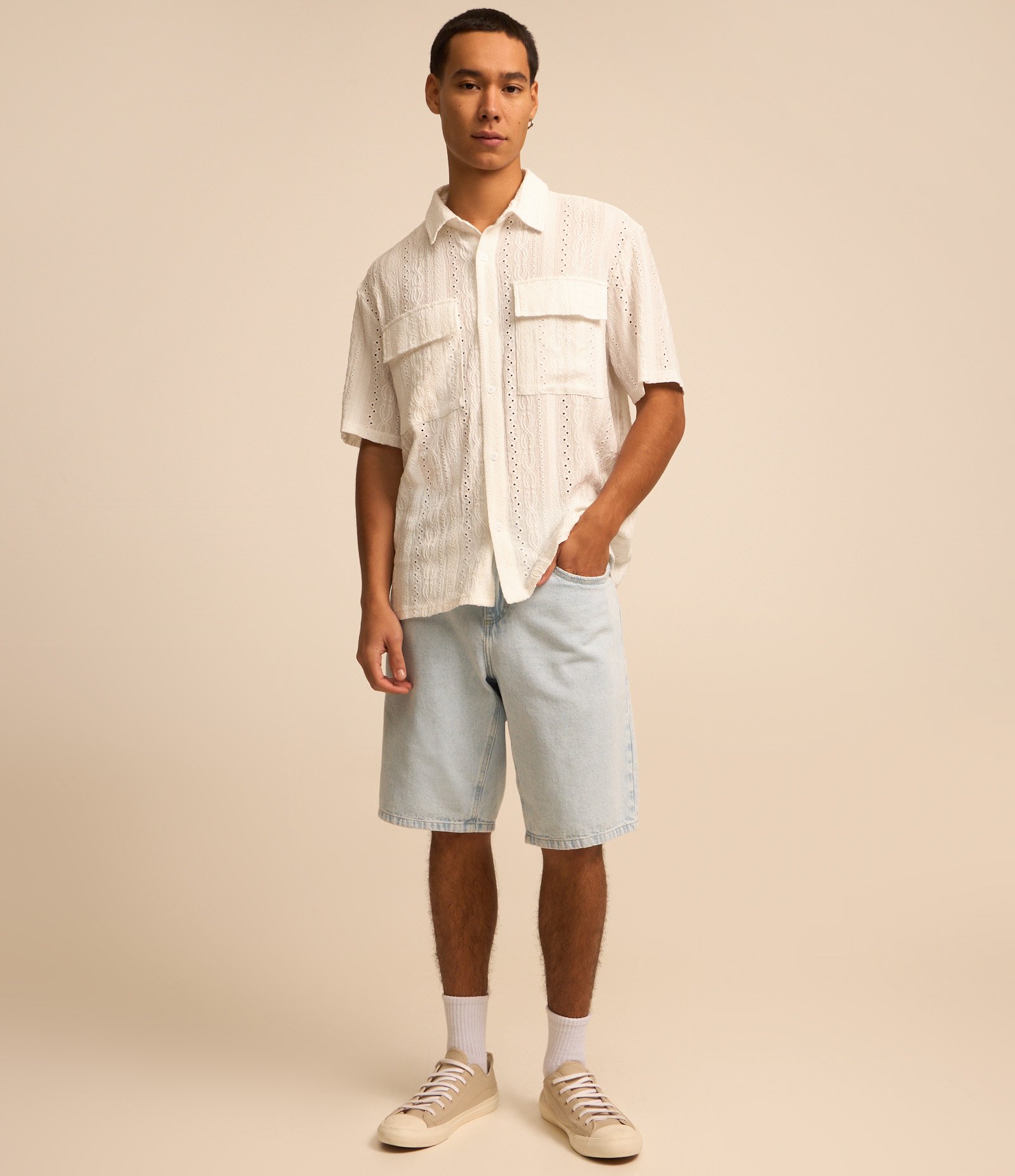 Camisa Oversized com Textura e Renda com Bolso Branco 2