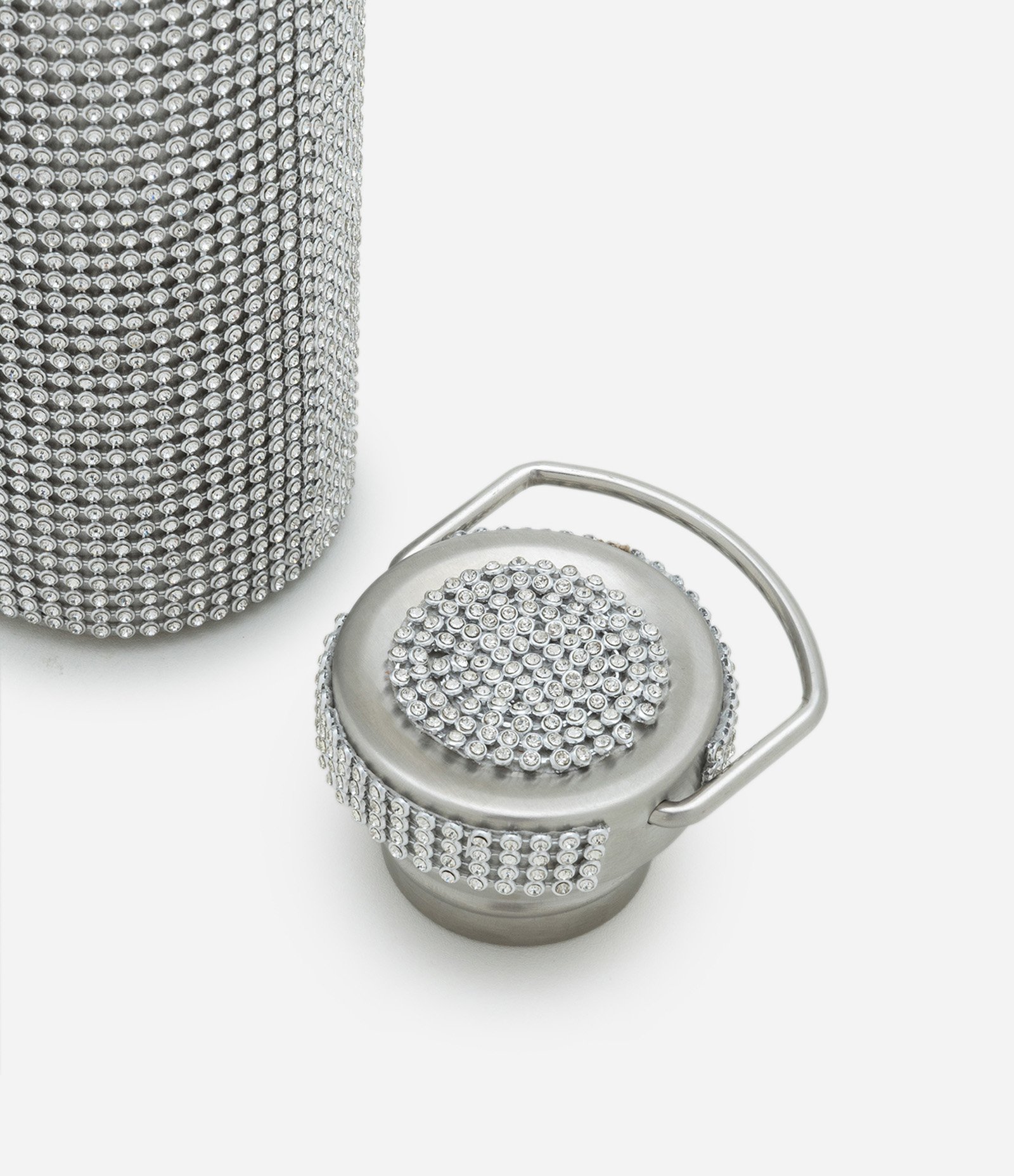 Garrafa Térmica em Metal Cravejada em Pedraria Prata 3