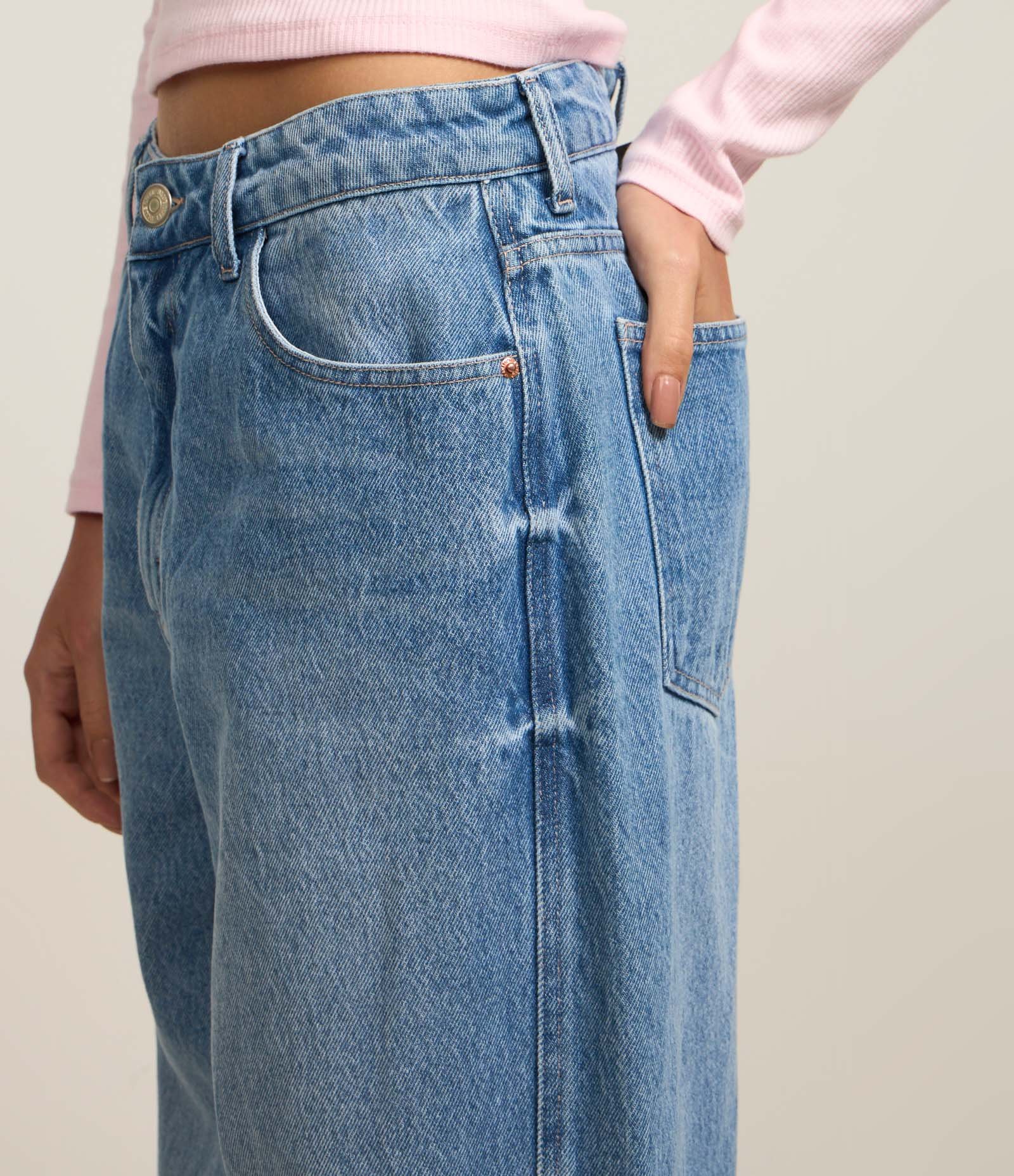 Calça Balloon em Jeans com Recortes Laterais Azul 4