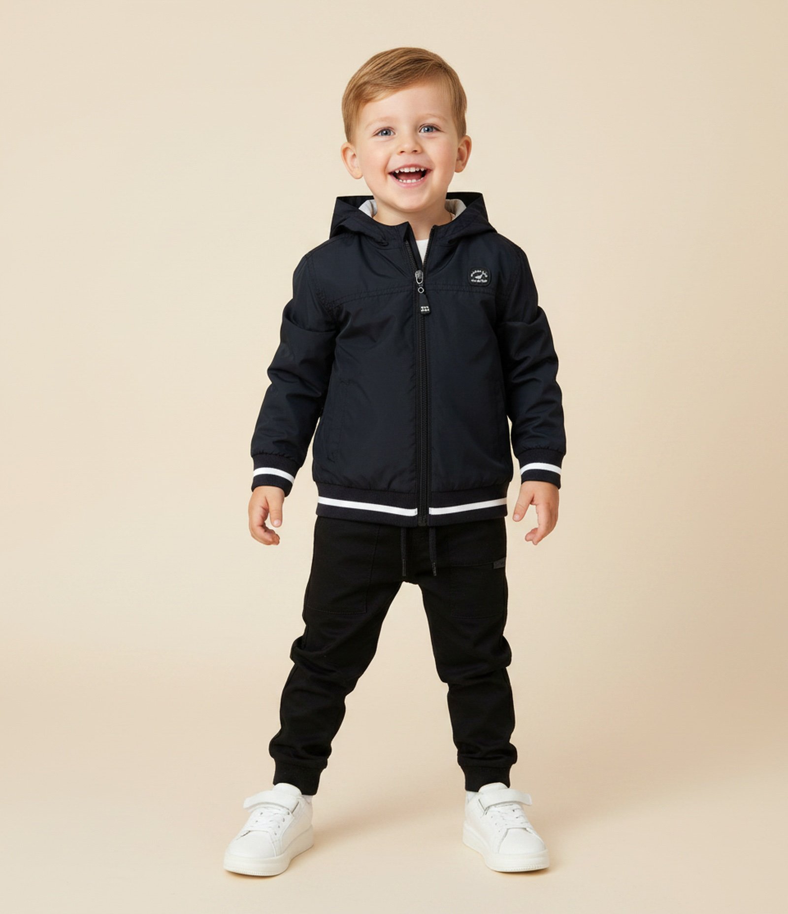 Calça Infantil em Sarja com Bolsos e Recortes - Tam 1 a 5 anos Preto 1