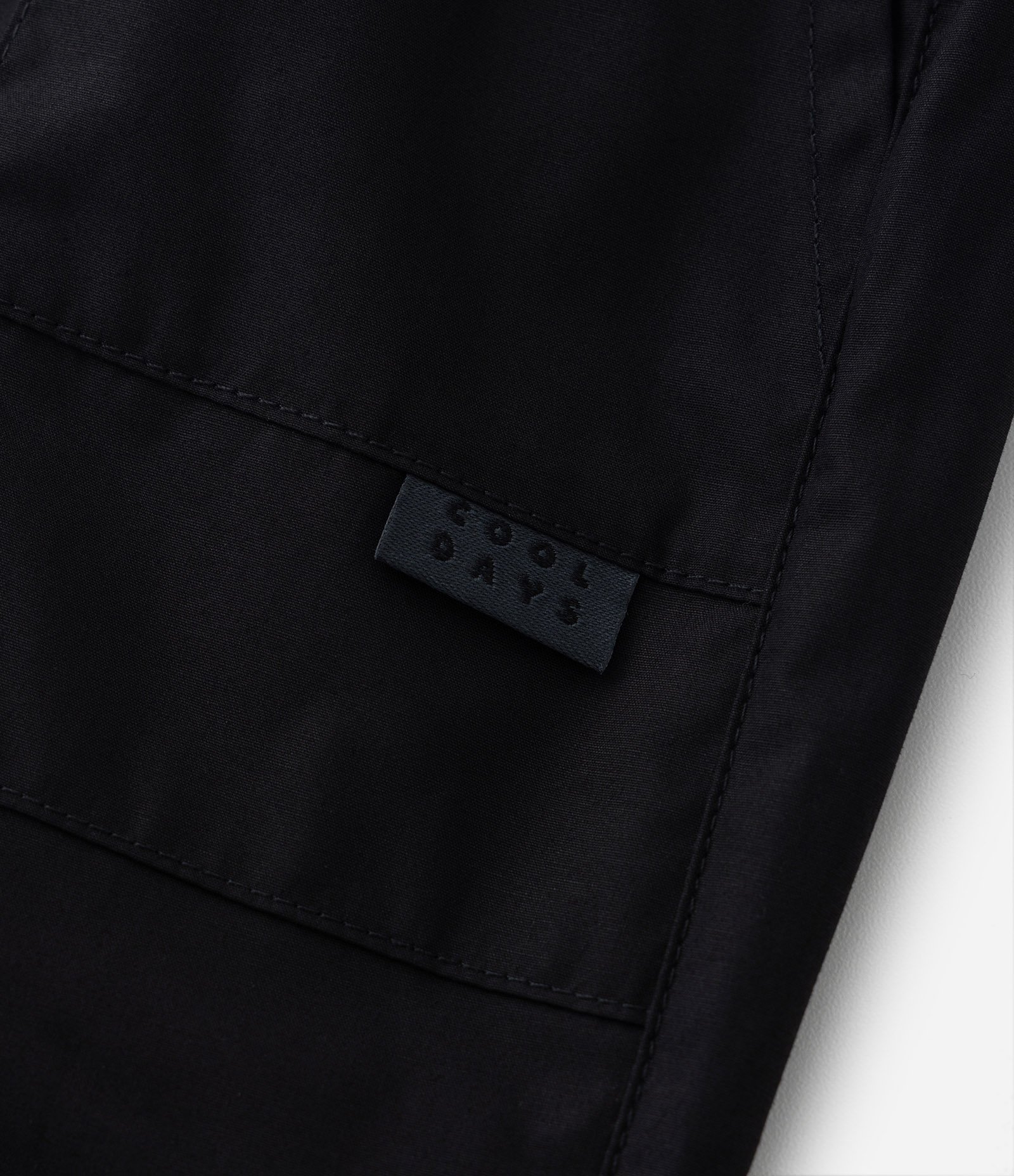 Calça Infantil em Sarja com Bolsos e Recortes - Tam 1 a 5 anos Preto 4