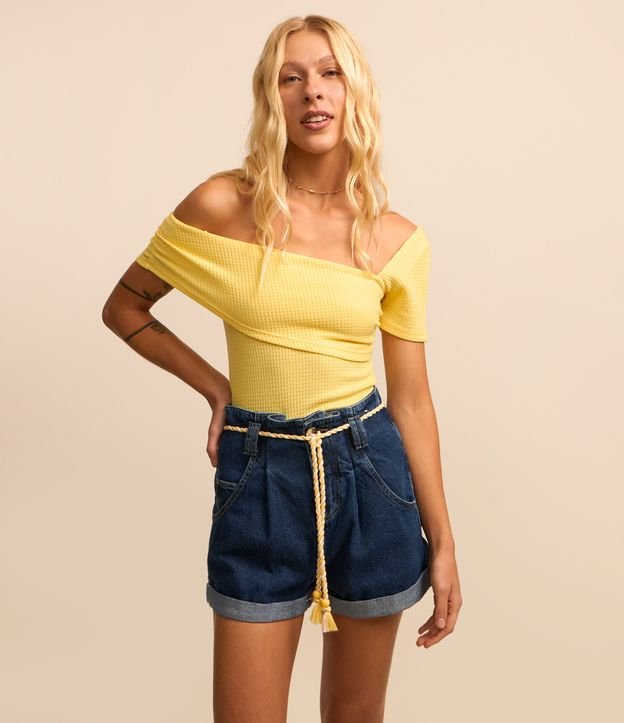 Short Baggy em Jeans com Cinto Cordão