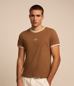 Camiseta Baby Tee em Algodão com Etiqueta Emborrachada