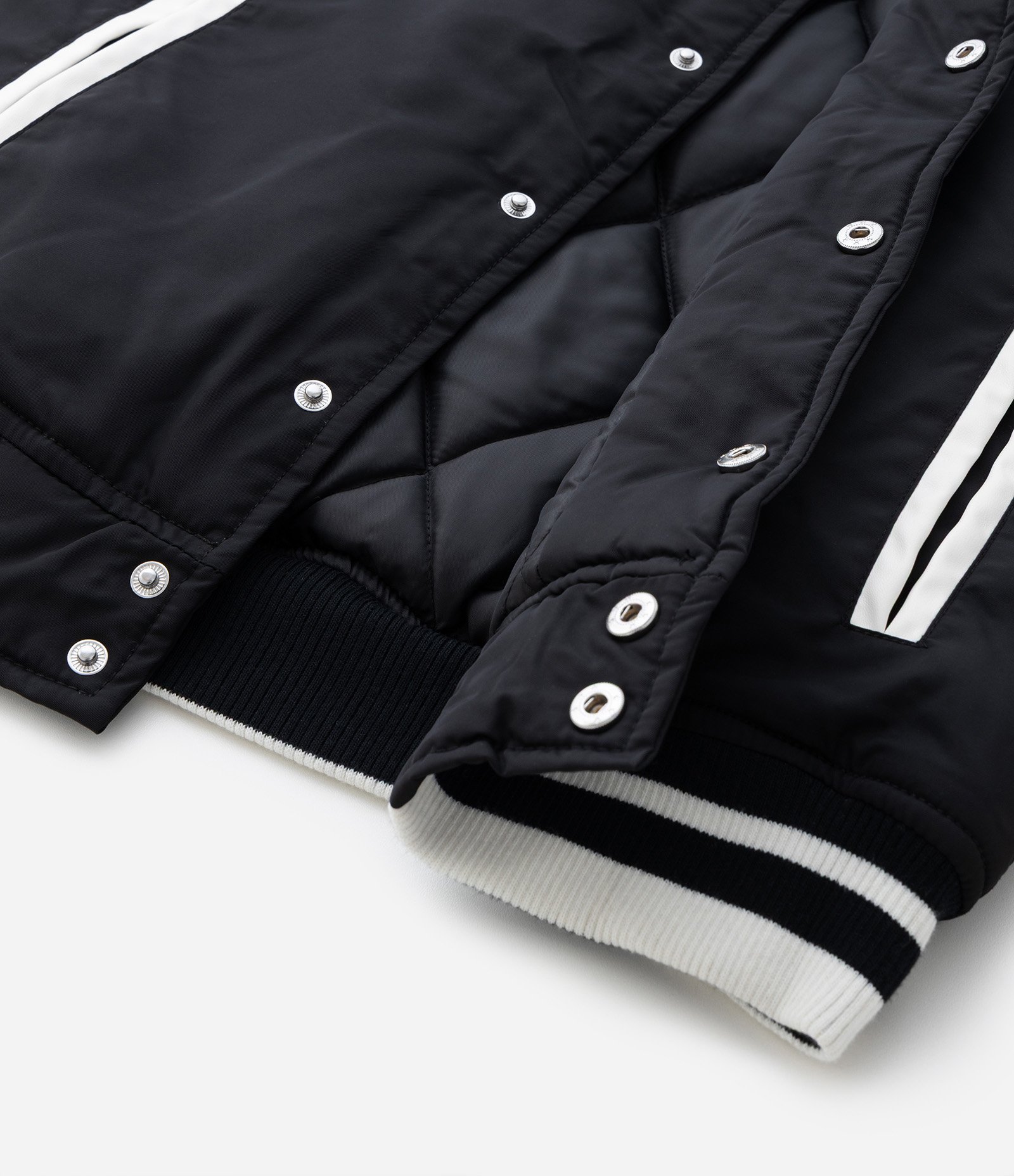 Jaqueta Bomber Infantil com Bordado Frente e Costas - Tam 5 a 14  Anos Preto/Branco 8