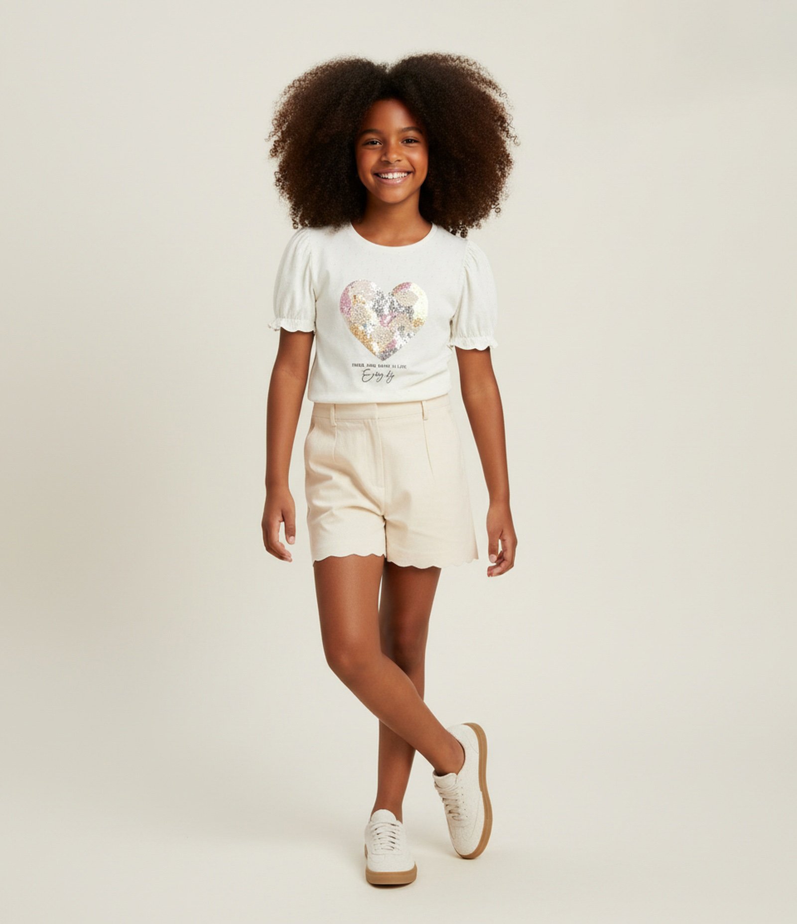 Blusa Infantil com Manga Bufante e Bordado em Paetês - Tam 5 a 14 Anos Bege 1