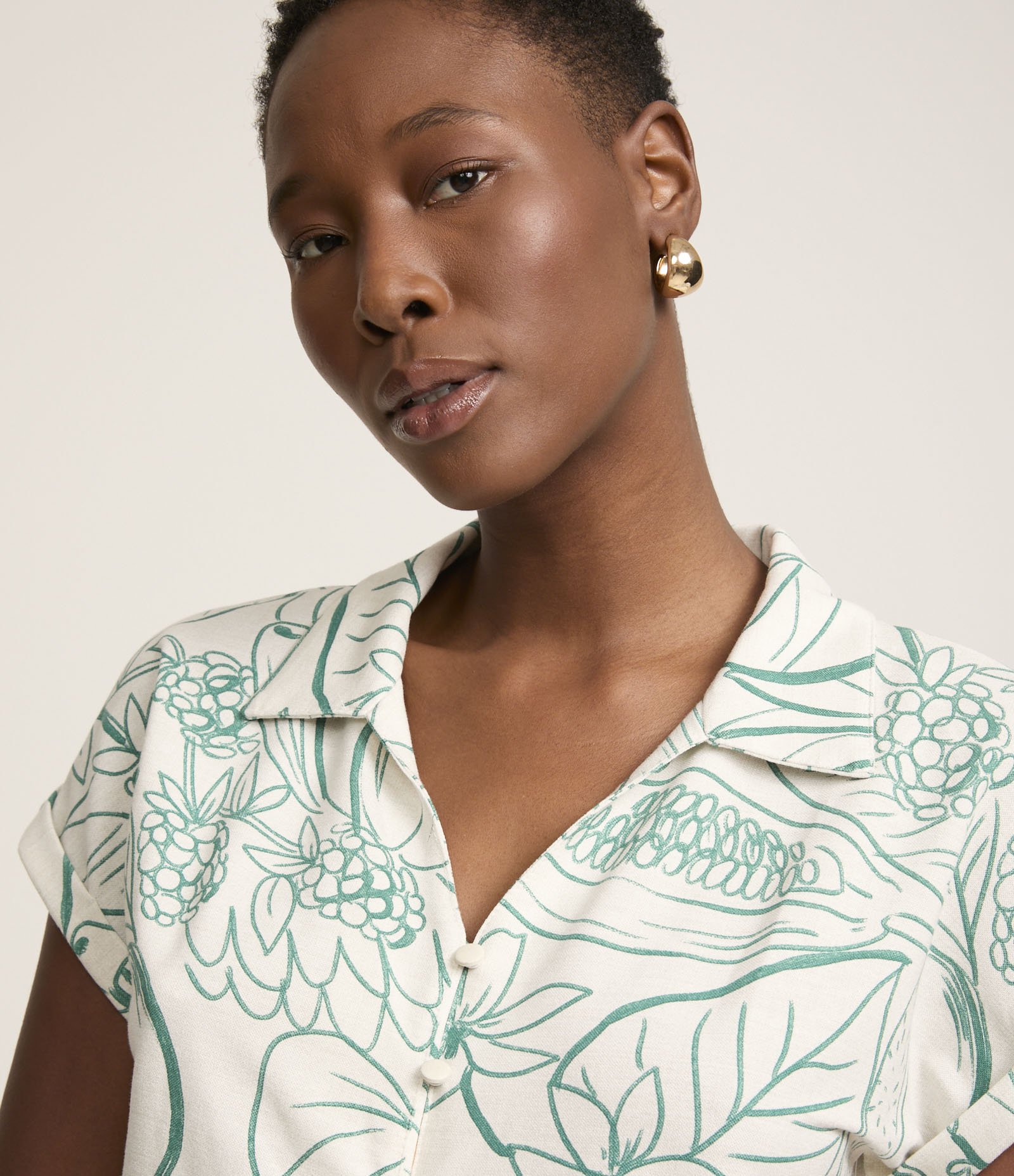 Camisa em Viscose com Amarração e Estampa Floral Azul/Off White 4