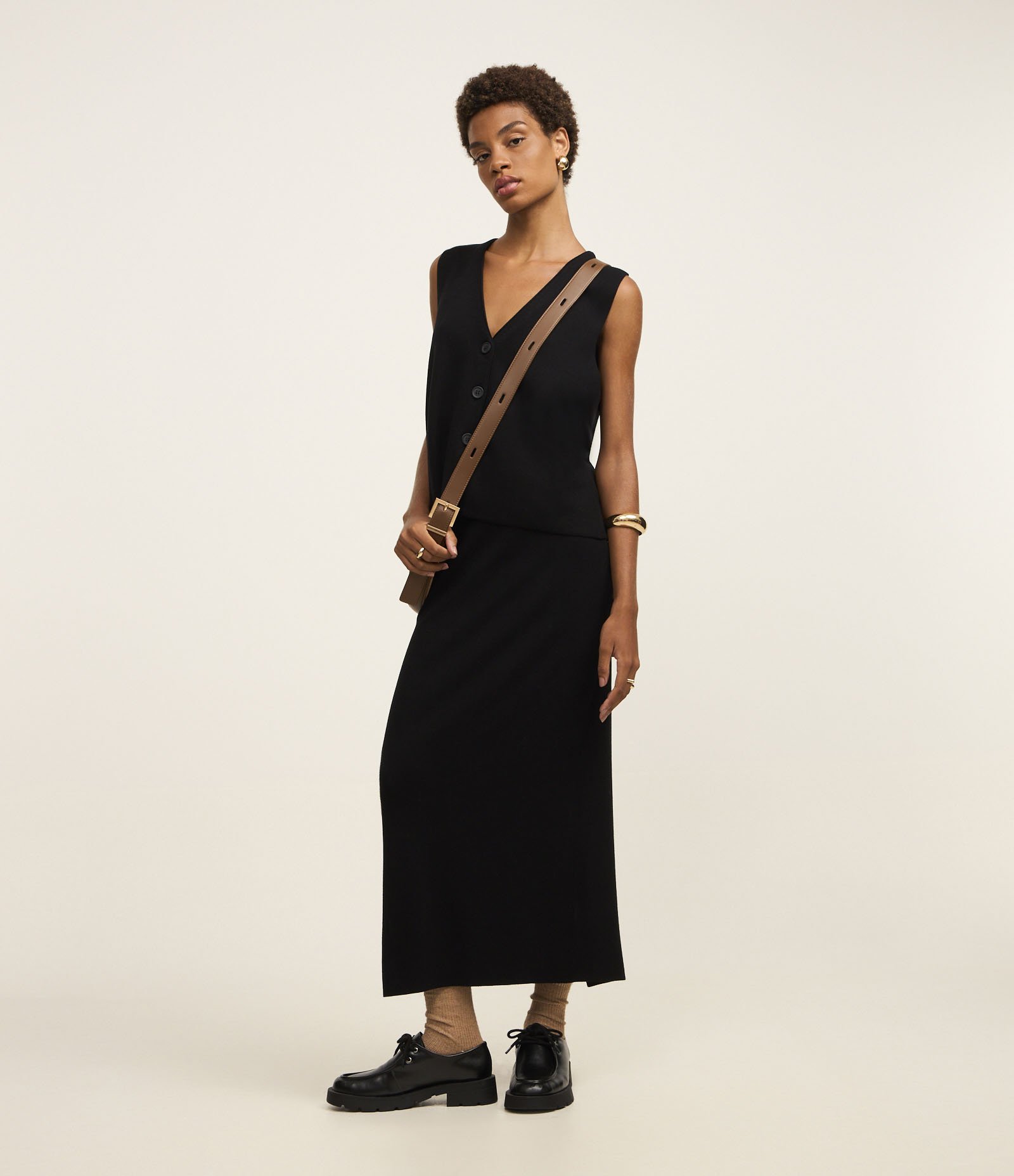 Saia Midi em Tricô com Fenda nas Costas Preto 1