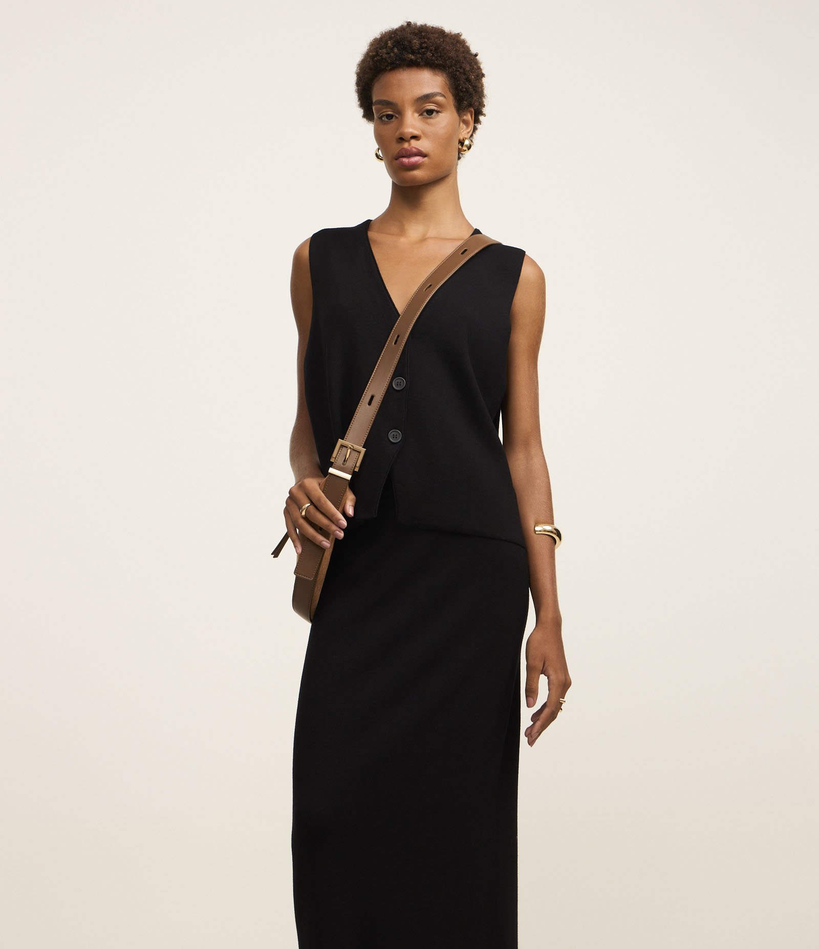 Saia Midi em Tricô com Fenda nas Costas Preto 2