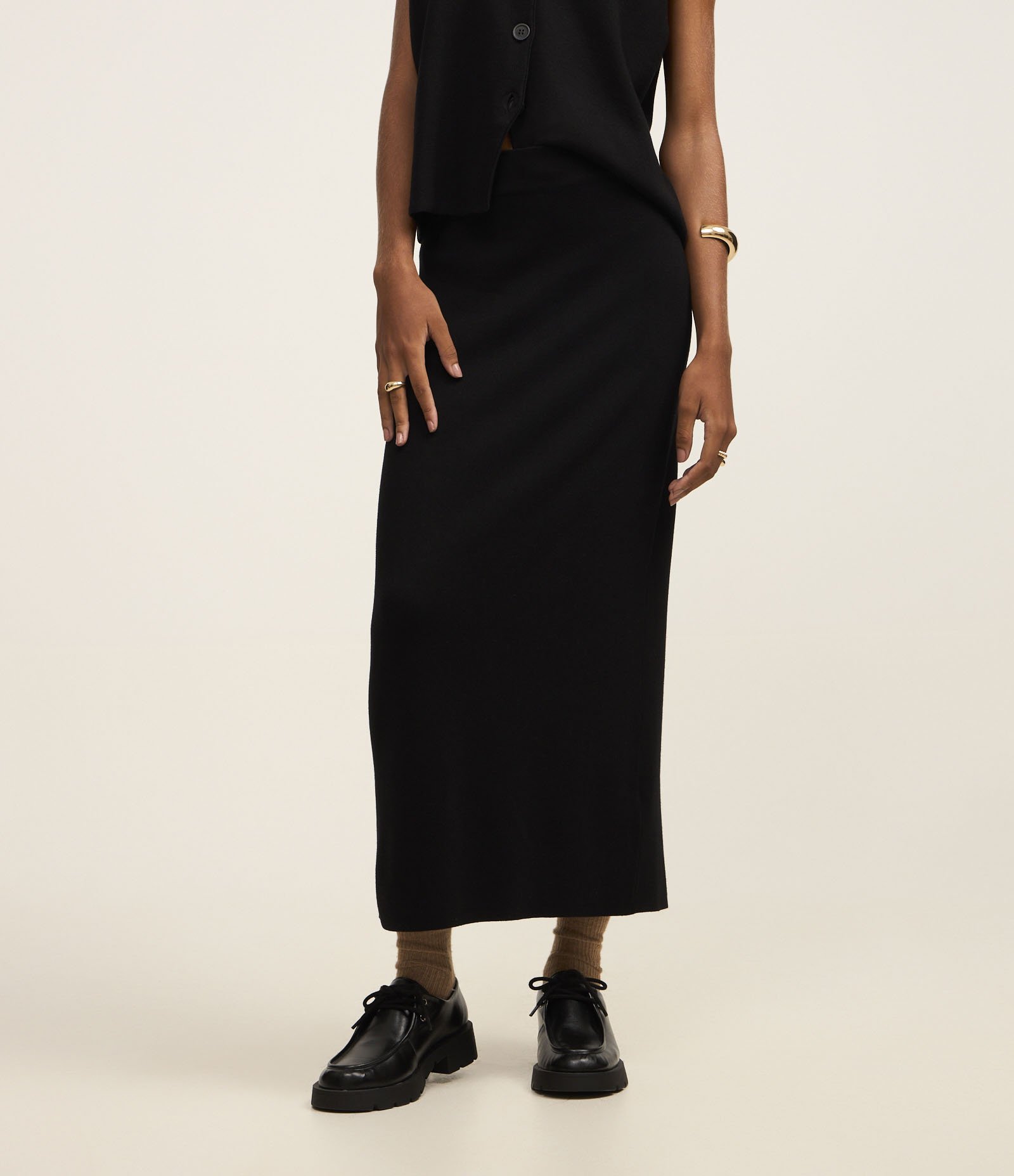 Saia Midi em Tricô com Fenda nas Costas Preto 3