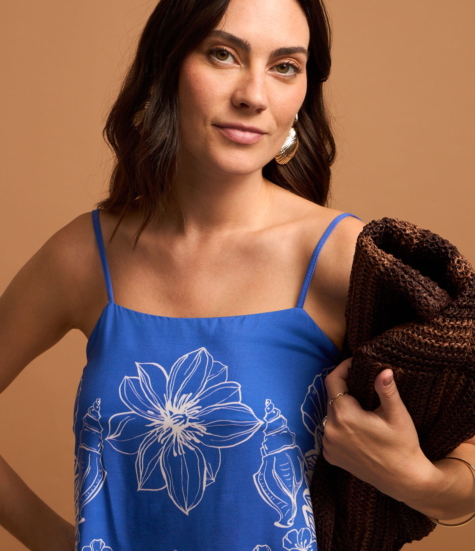 Blusa de Alça em Viscose com Barra em V e Estampa Floral Tropical Azul 3