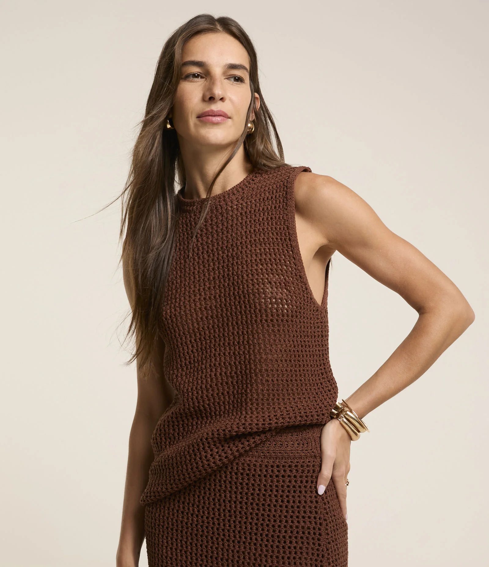 Blusa sem Manga em Crochê com Texturas Marrom 2