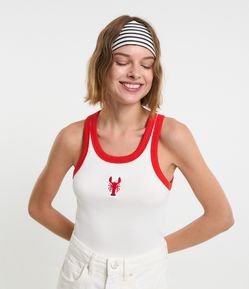 Regata em Ribana com Bordado de Lagosta e Viés Contrastante