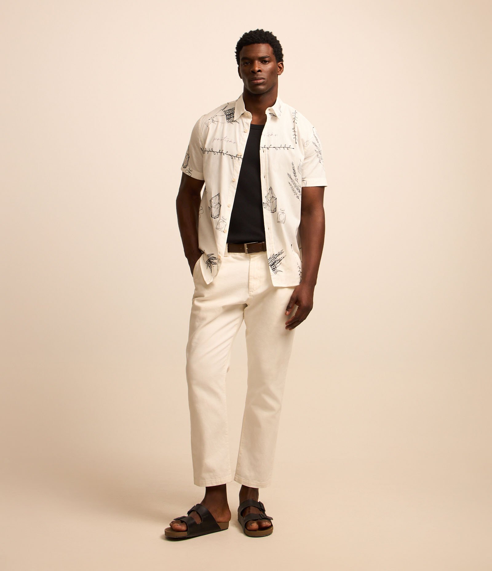 Camisa Regular em Voil com Estampa Ícones em Fine Line e Lettering Branco 2