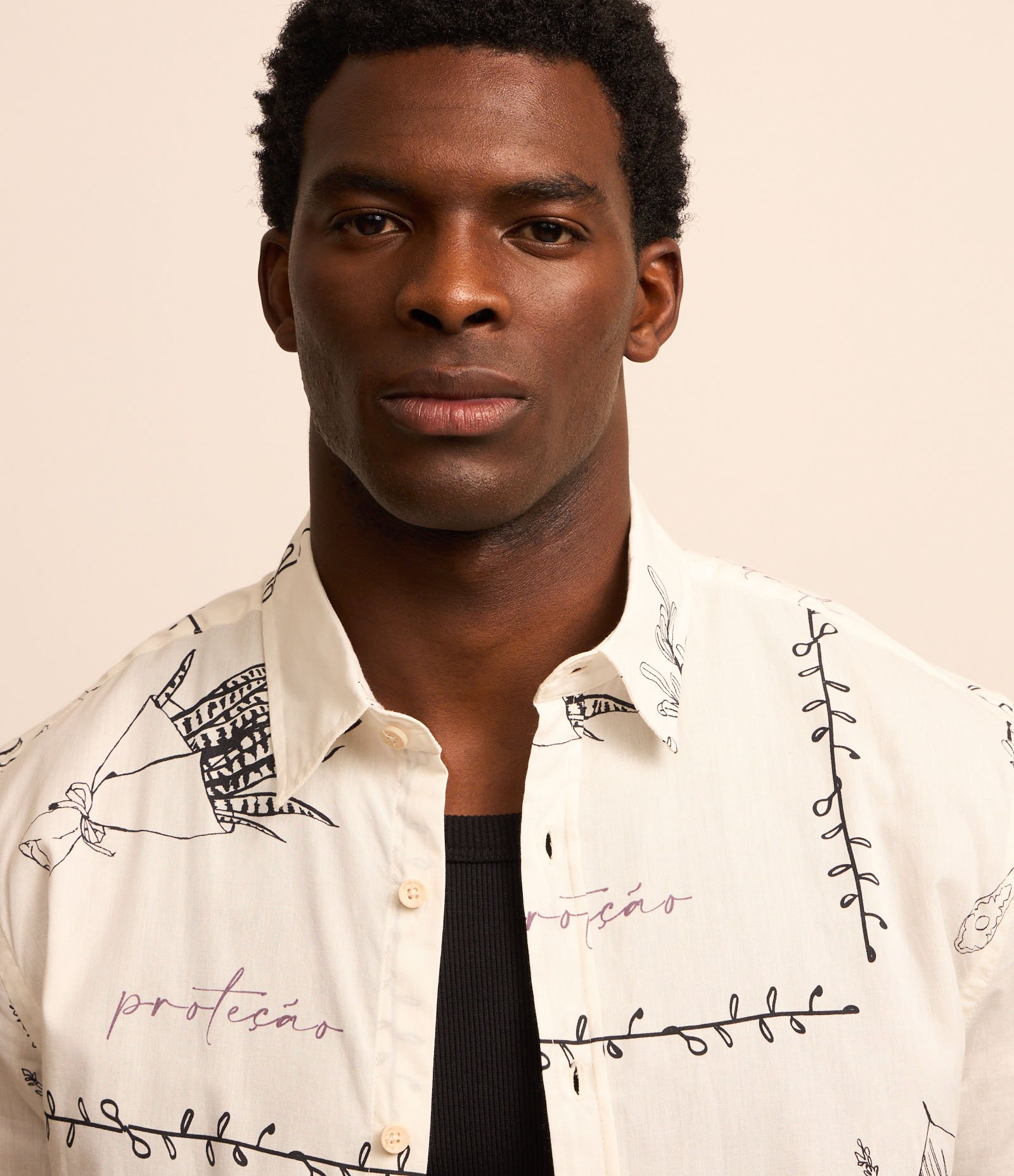 Camisa Regular em Voil com Estampa Ícones em Fine Line e Lettering Branco 4