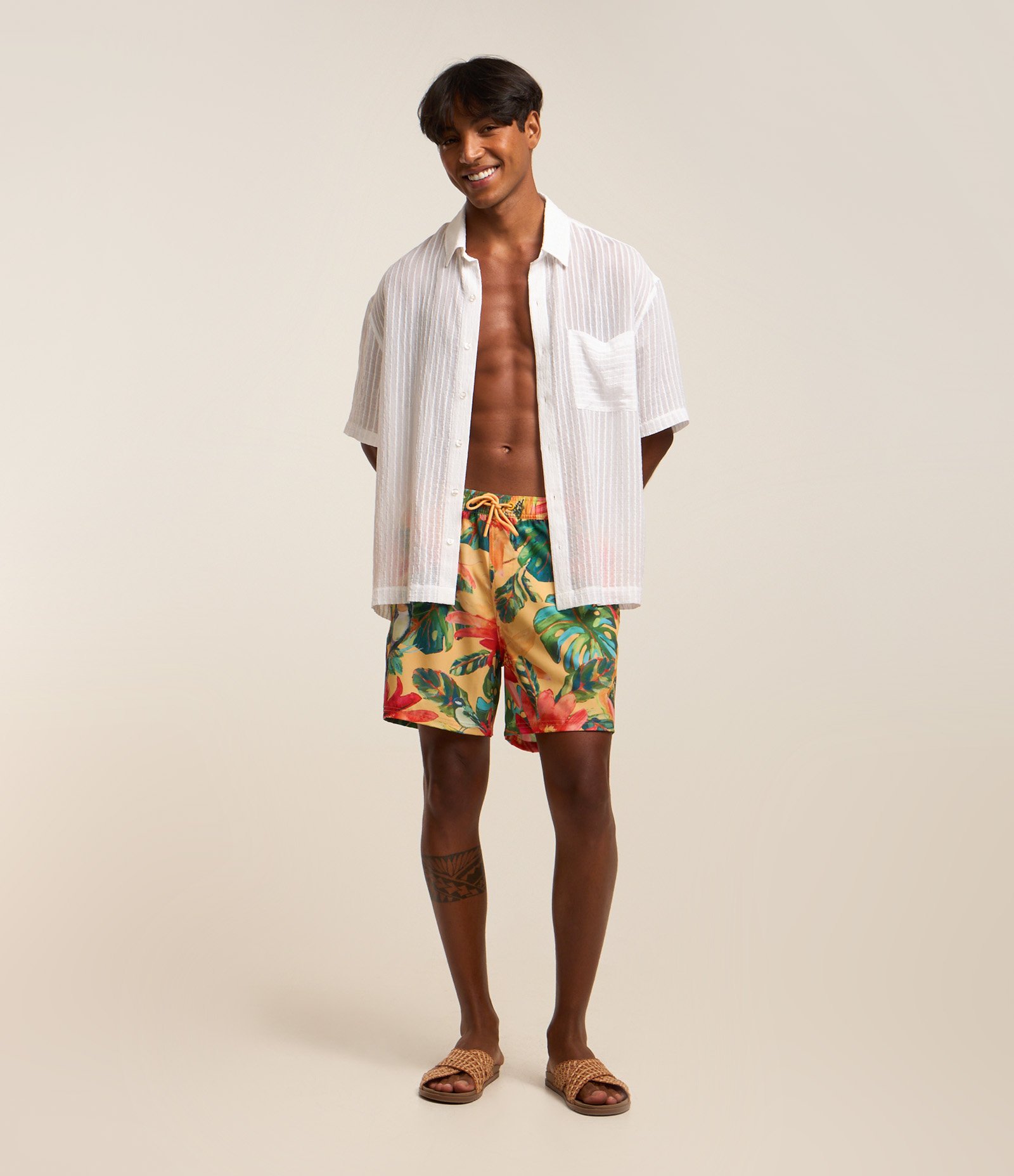 Bermuda em Microfibra com Estampa Floral com Pássaros Multicores 1