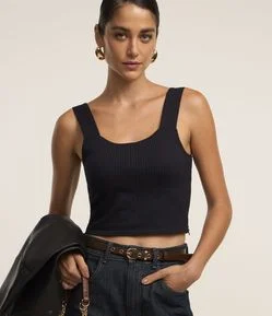 Blusa Cropped Alça Larga Risca de Giz em Ponto Roma