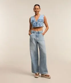 Colete Jeans com Lavagem Destroye e Lapela no Bolso