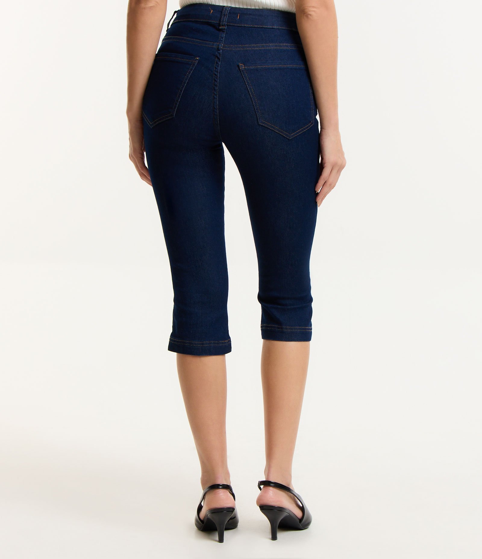 Calça Capri em Jeans com Elastano Azul 3