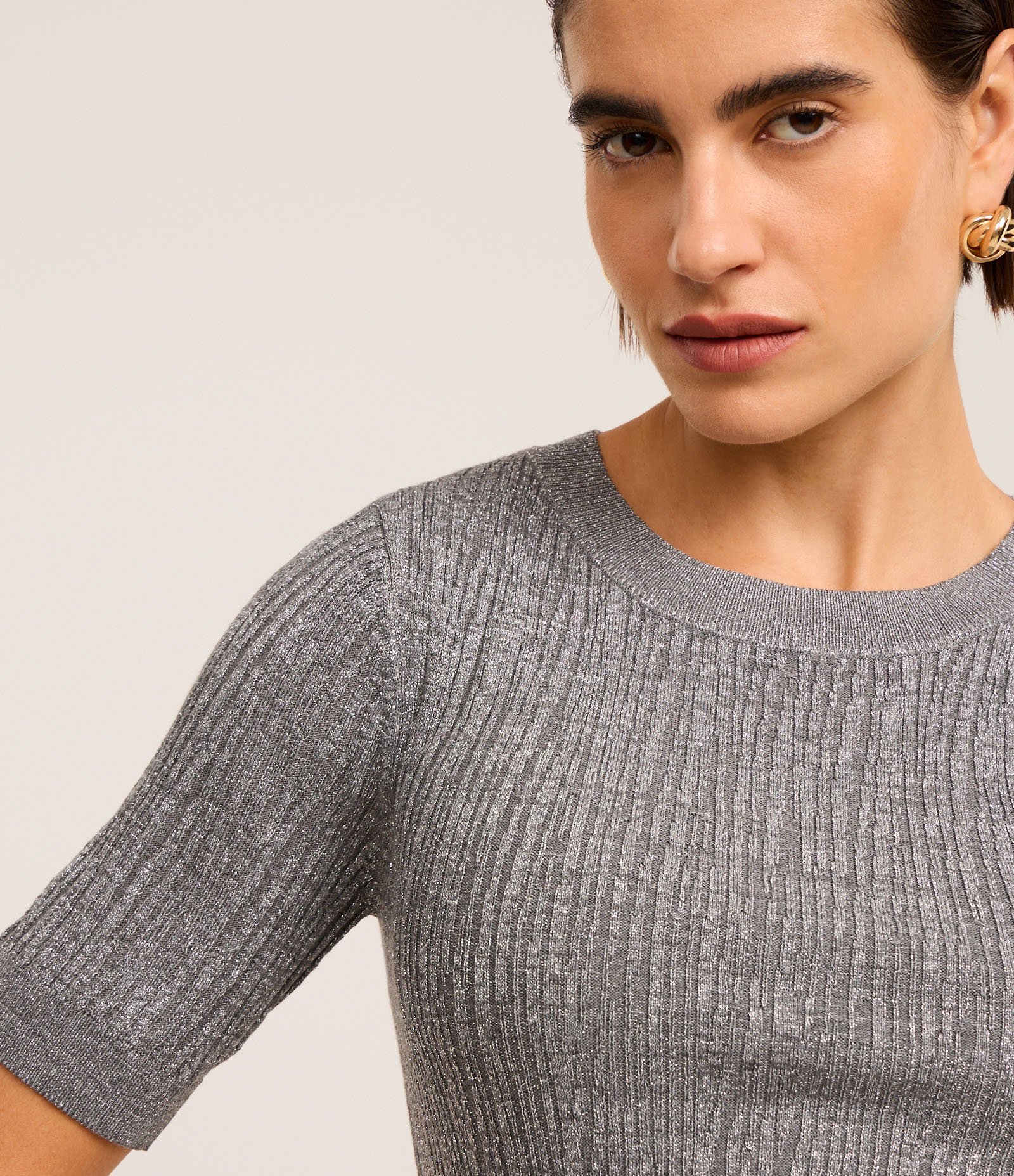 Blusa em Tricô com Ponto Diferenciado e Caimento Leve Cinza 3