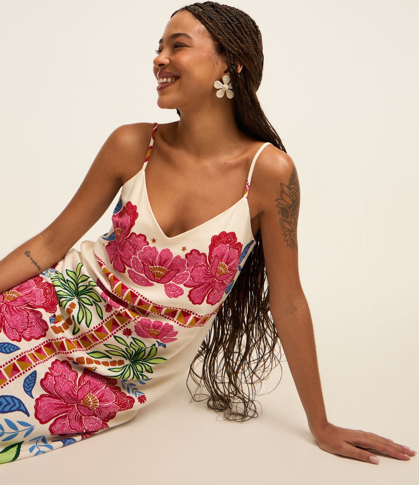 Vestido New Midi em Viscose e Linho com Estampa de Frutas e Flores Branco/Vermelho 3