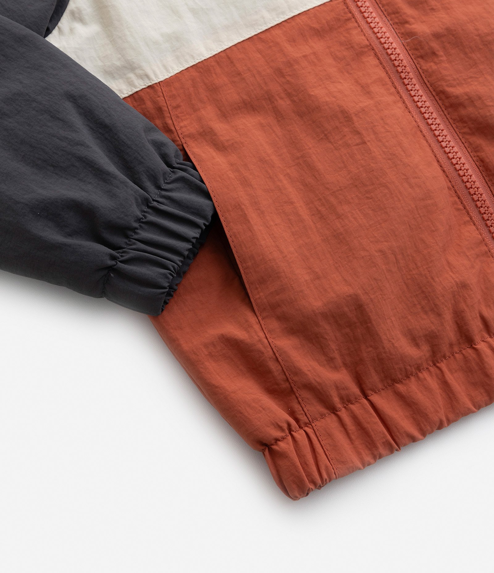 Jaqueta Corta Vento Infantil com Capuz e Bloco de Cores - Tam 1 a 5 anos Multicores 4