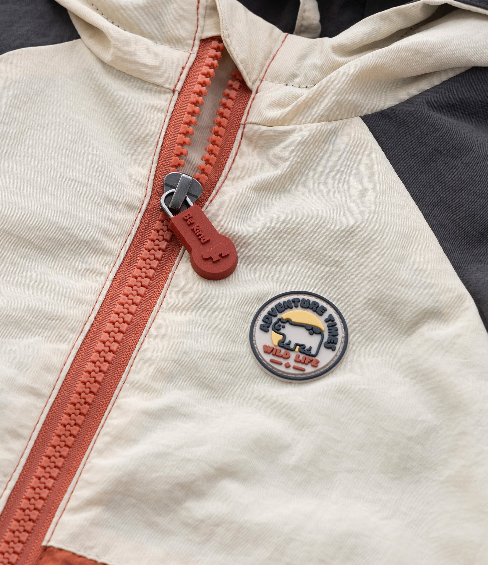 Jaqueta Corta Vento Infantil com Capuz e Bloco de Cores - Tam 1 a 5 anos Multicores 5