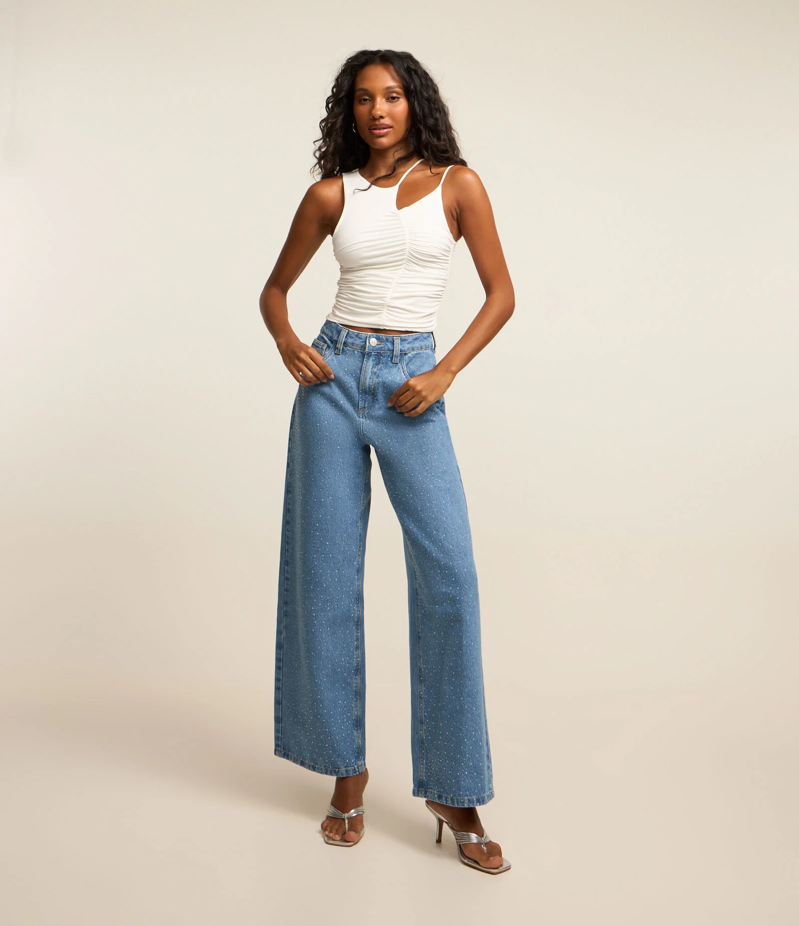 Blusa com Alça Assimétrica e Recorte Franzido Branco 2