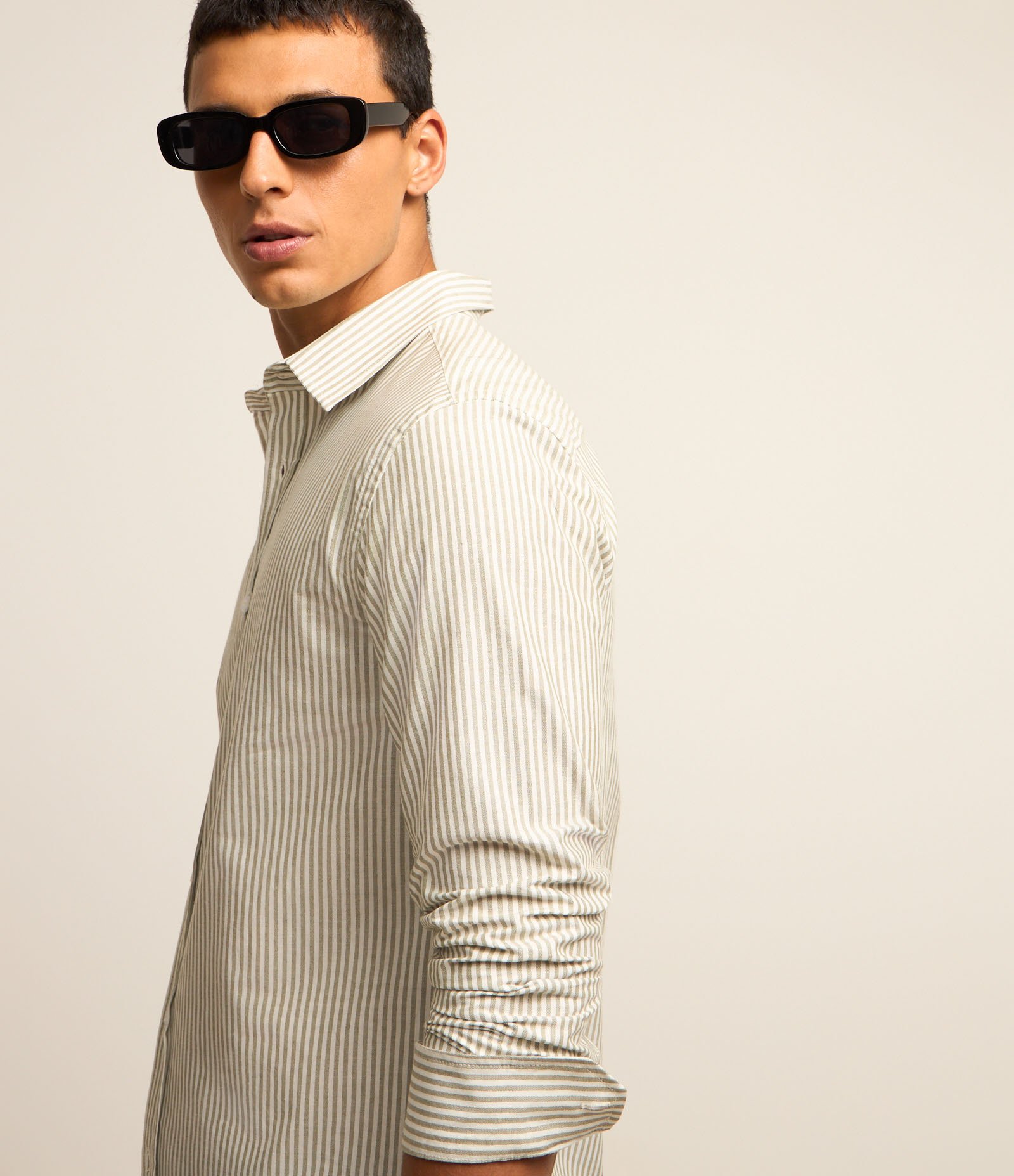 Camisa Regular em Oxford com Listras Fio Tinto 4