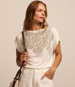 Blusa Sem Cava em Viscose com Textura Escama de Peixe