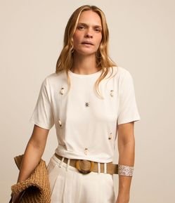 Blusa em Viscose com Miçangas e Búzios