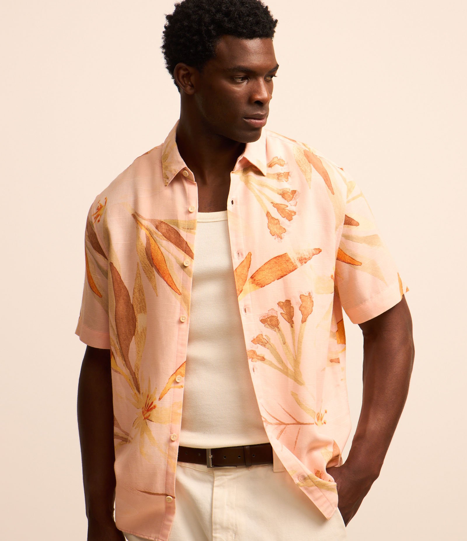 Camisa Regular em Voil com Estampa de Folhagem Salmão 1