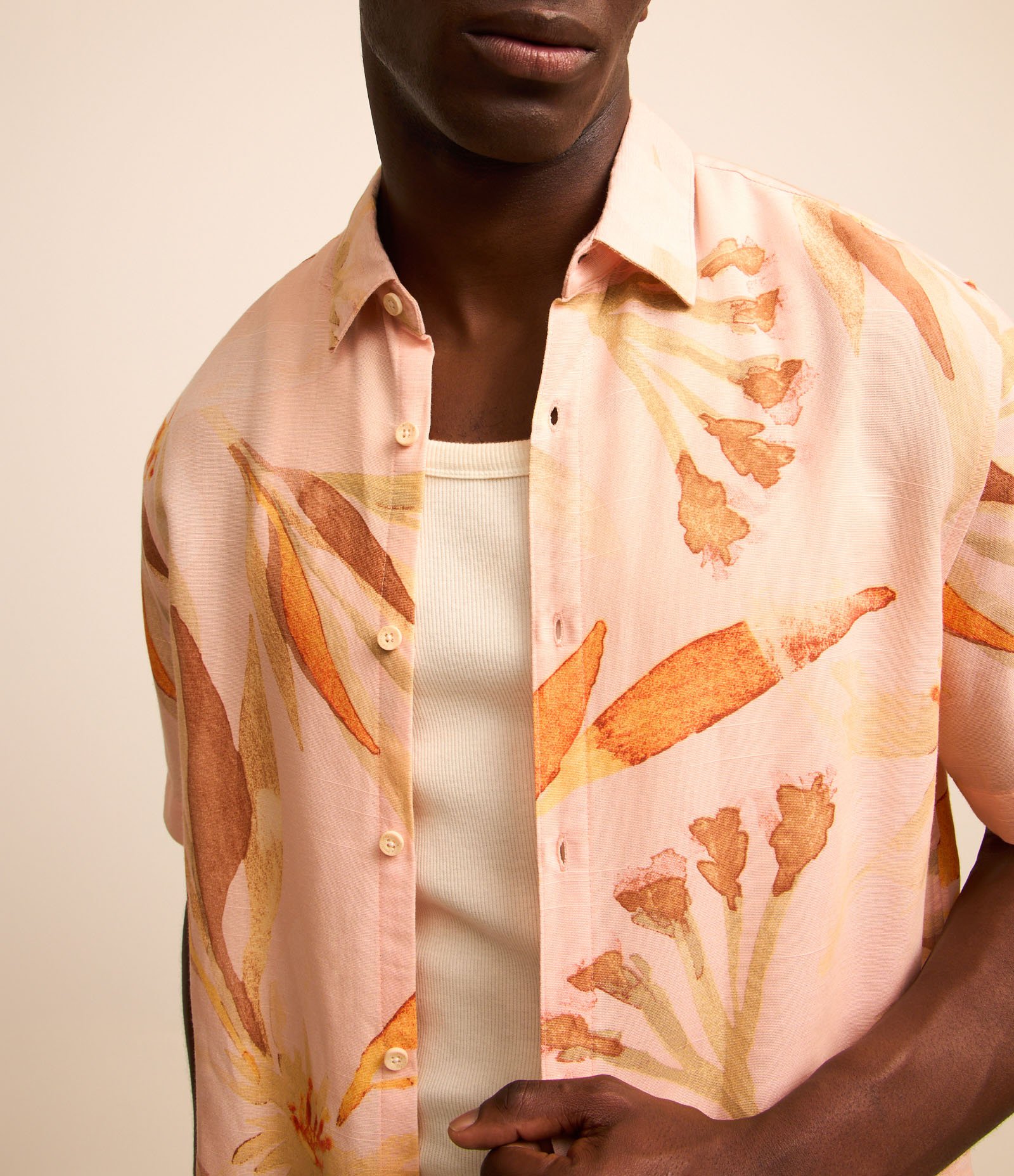 Camisa Regular em Voil com Estampa de Folhagem Salmão 3
