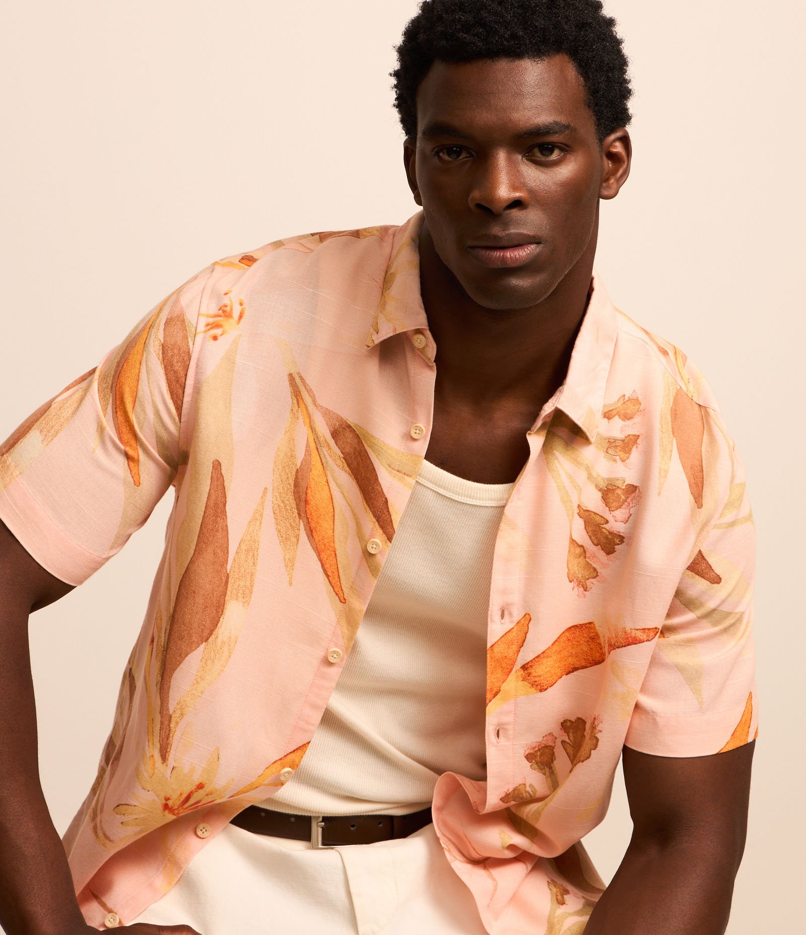 Camisa Regular em Voil com Estampa de Folhagem Salmão 5