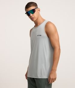 Regata Esportiva em Tecnologia Dry com Estampa Lettering Refletiva