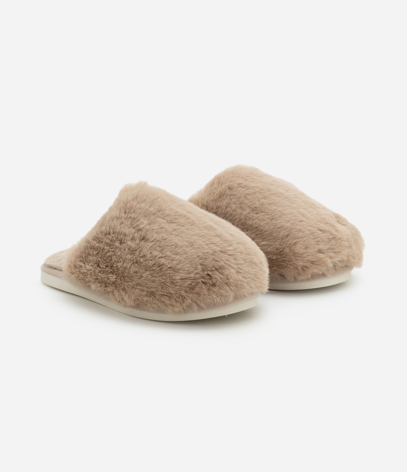 Pantufa Fechada Peluciada Bege 2