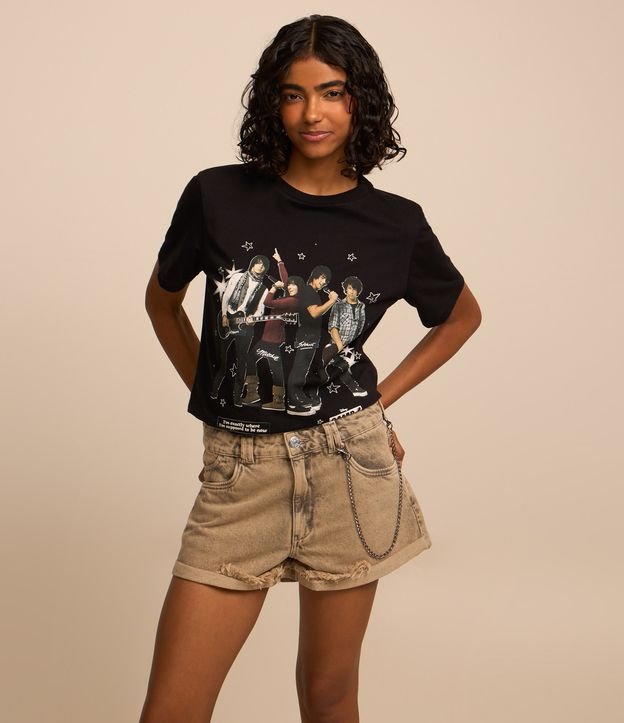 Short Curto Jeans com Detalhe de Correntinha