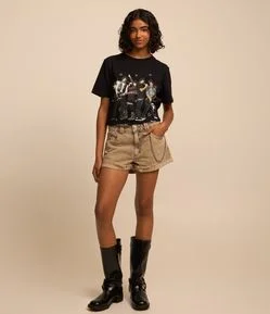 Short Curto Jeans com Detalhe de Correntinha