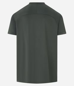 Camiseta Esportiva em Tecnologia Dry com Estampa Laser Curt e Cava Raglan