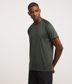 Camiseta Esportiva em Tecnologia Dry com Estampa Laser Curt e Cava Raglan
