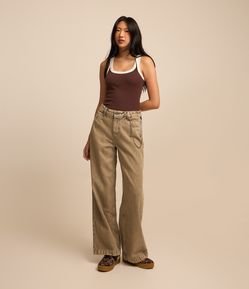 Calça Skater em Jeans Dirty com Corrente Lateral