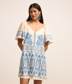 Vestido Curto em Viscose e Linho com Estampa de Frutinhas