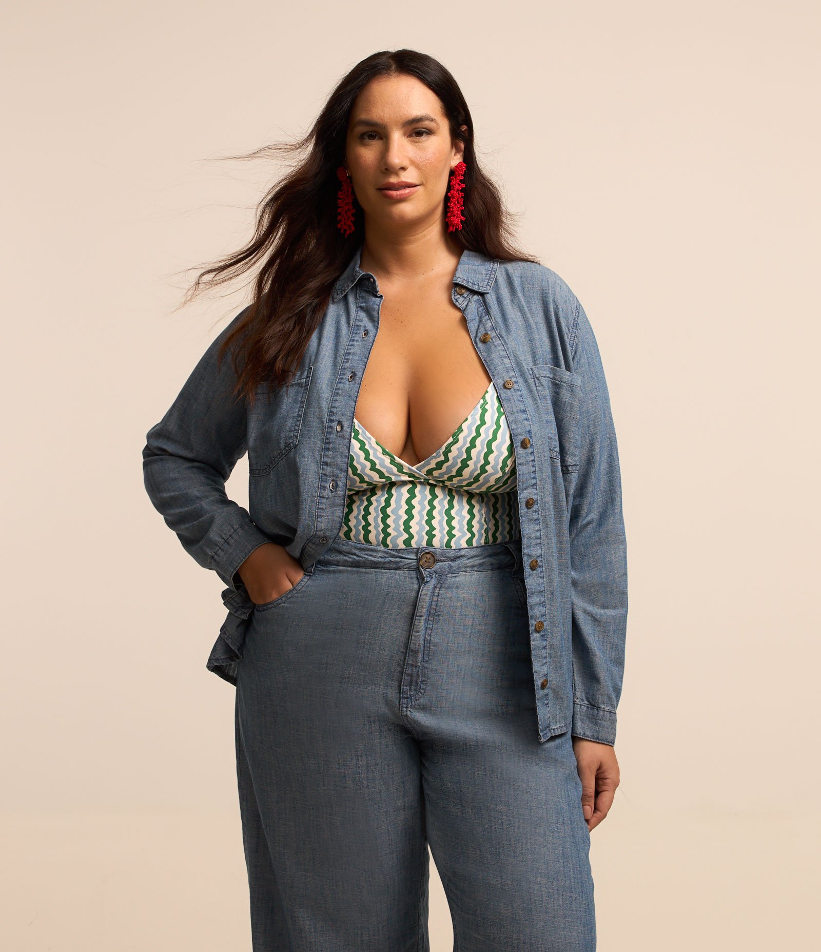 Camisa em Jeans com Liocel Curve & Plus Size Azul 1