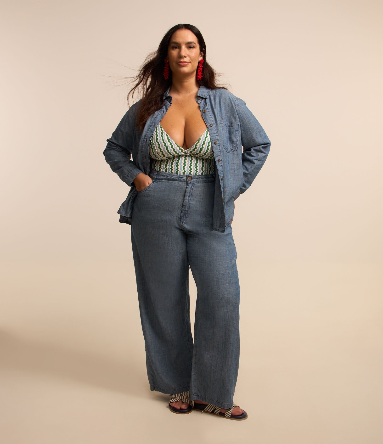 Camisa em Jeans com Liocel Curve & Plus Size Azul 2