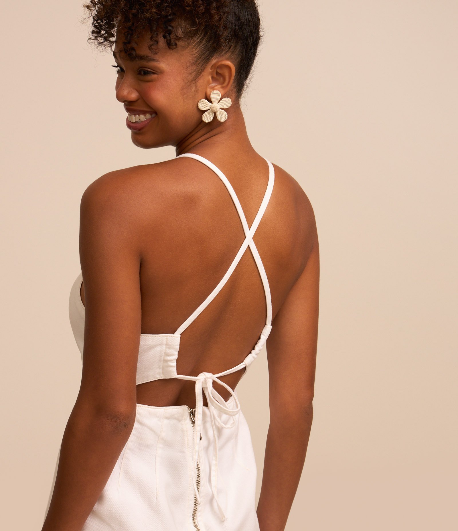 Macacão Longo em Sarja com Alças Finas e Amarração nas Costas Branco 6