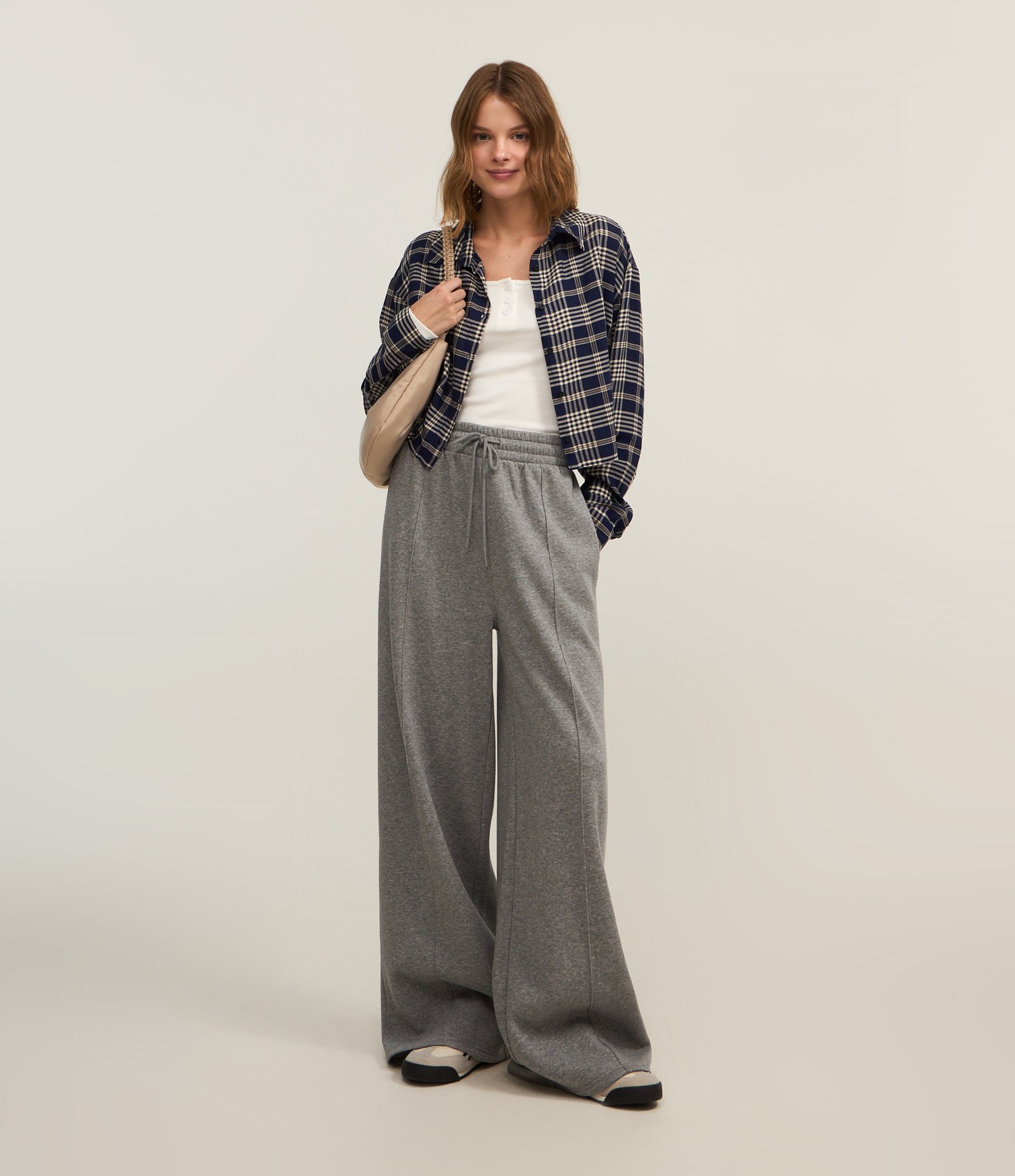 Calça Wide em Moletom com Cós Elástico 1